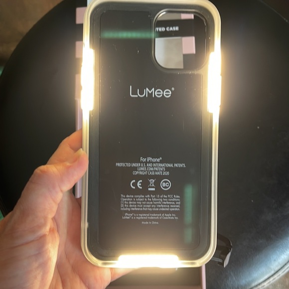 iPhone 12 Pro Max Lumee! - Picture 4 of 4